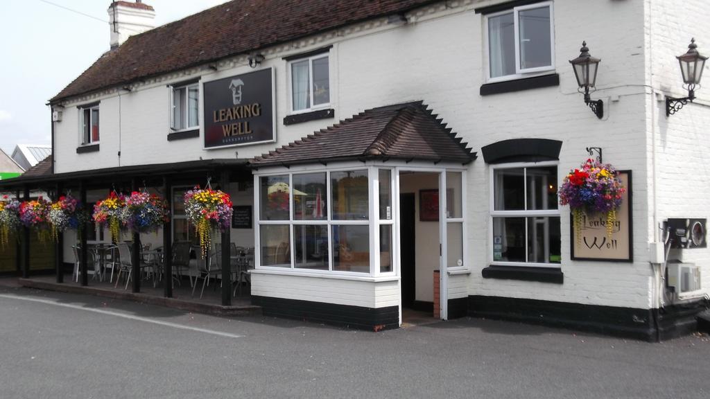 Bed and Breakfast The Leaking Well Dunhampton Esterno foto