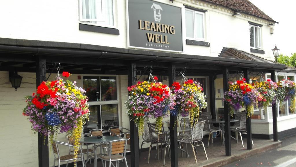 Bed and Breakfast The Leaking Well Dunhampton Esterno foto