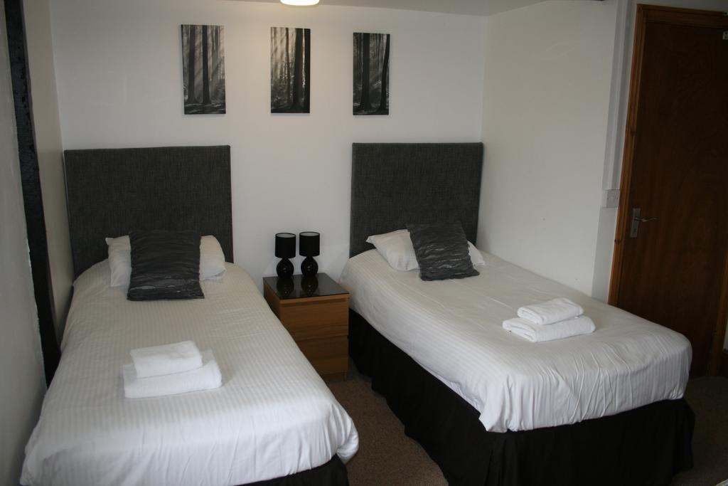 Bed and Breakfast The Leaking Well Dunhampton Esterno foto