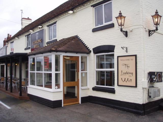 Bed and Breakfast The Leaking Well Dunhampton Esterno foto
