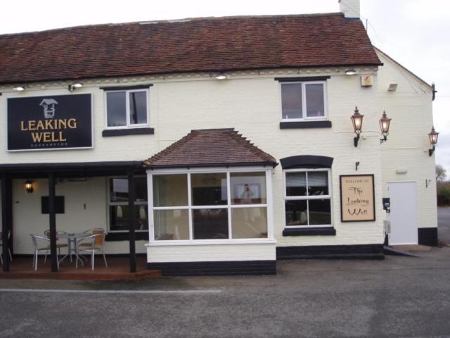 Bed and Breakfast The Leaking Well Dunhampton Esterno foto